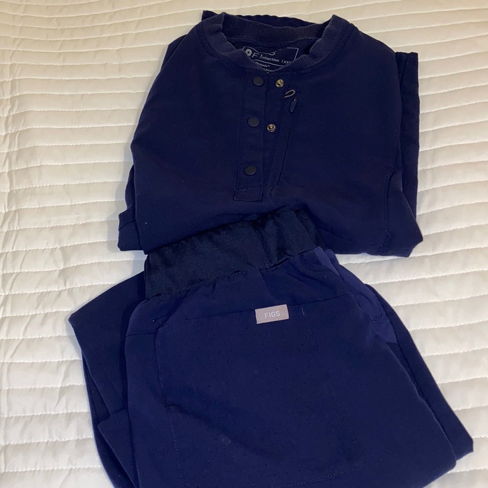 Women’s figs scrub set